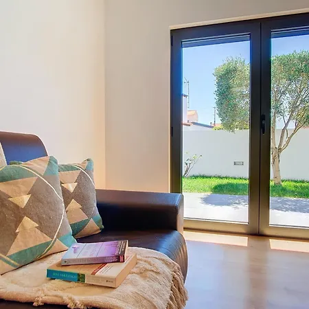 The Floating Sunset Villa Silveira (Lisbon)